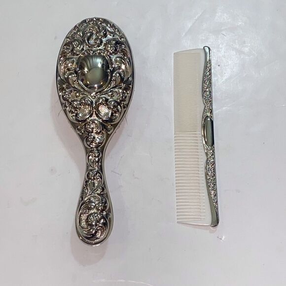 Beautiful VTG, Vanity Brush Comb Set Silver And Plated Color EUC main image 4